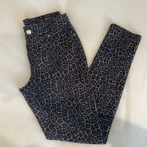 Michael Kors gray leopard print jegging, size S